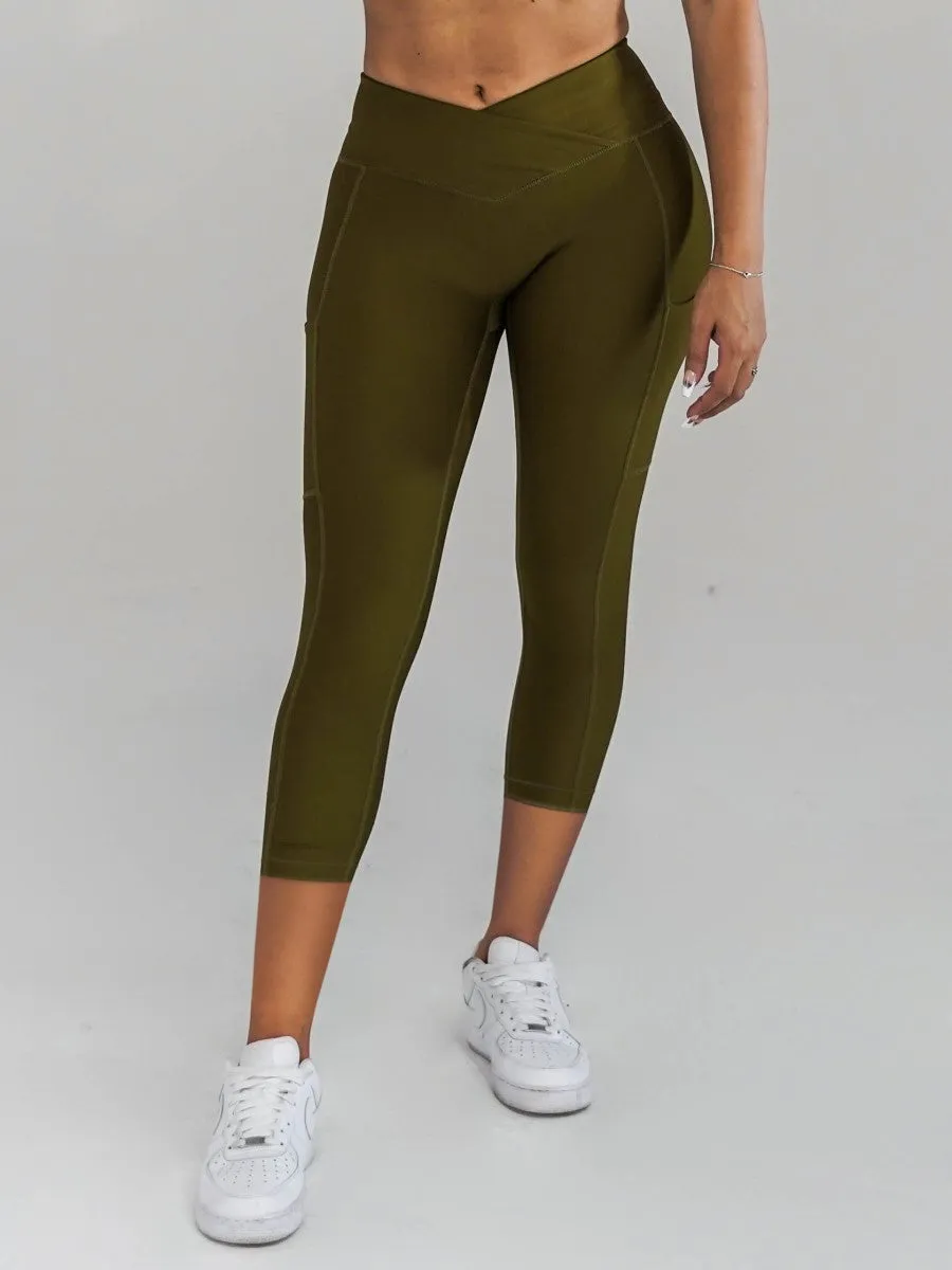 Pristine Pocket Capri Leggings | OLIVE