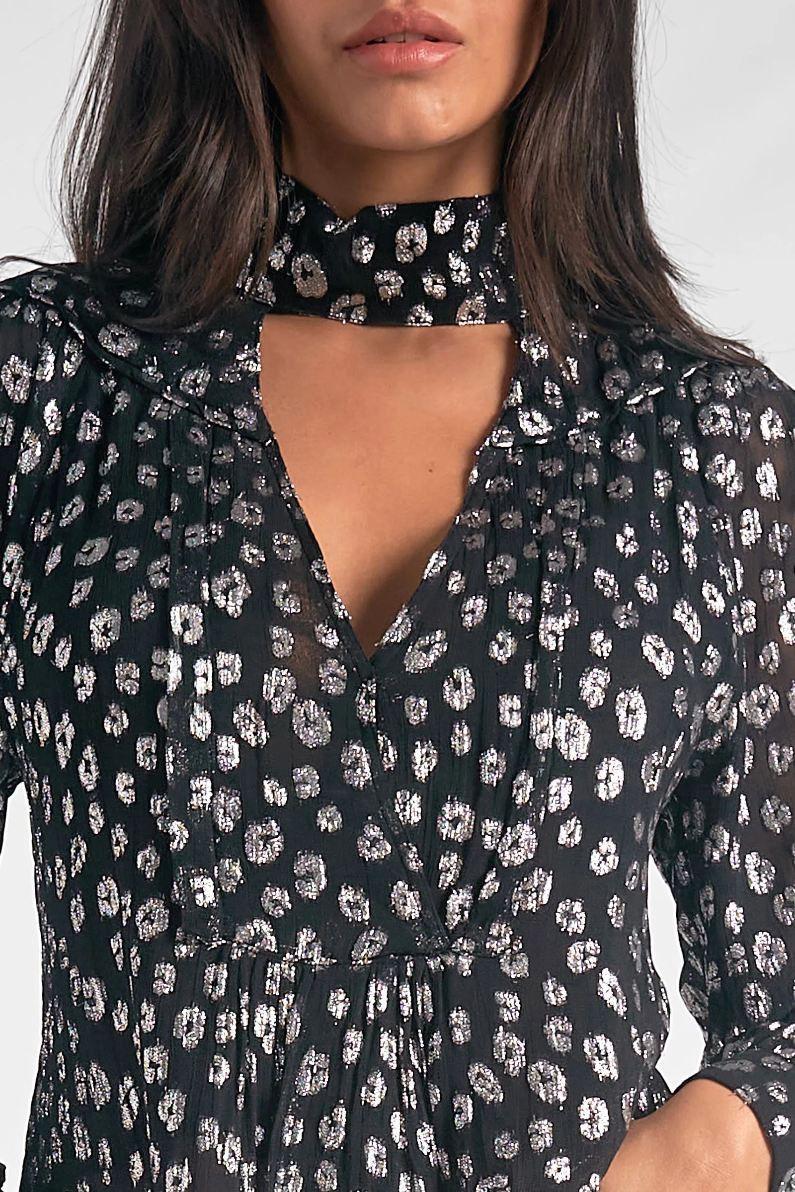 V-NECK L/S BUTTON TOP
